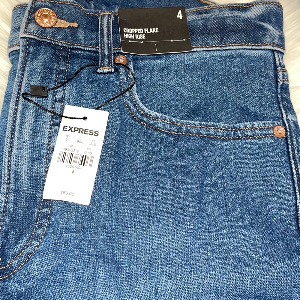 Cropped Flare High Rise Jeans - Picture 4 of 11